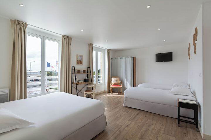 Room 28 of 64