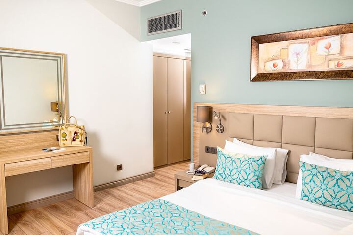 Room 11 of 225