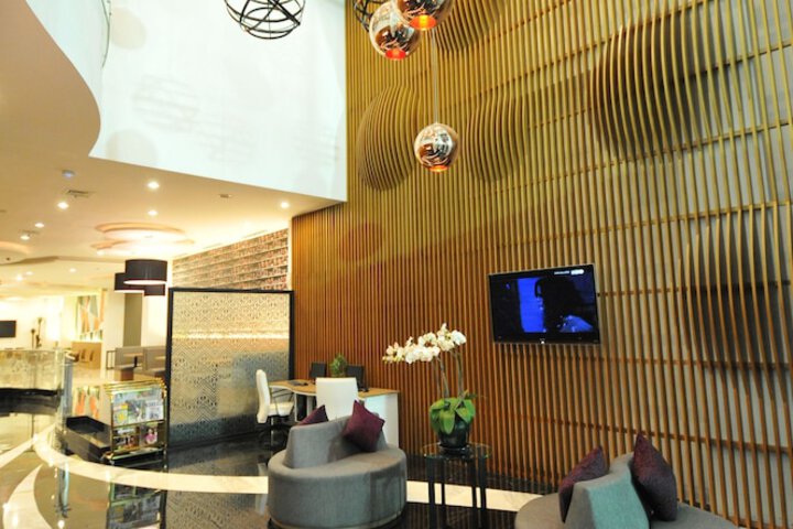 Entrance & Lobby