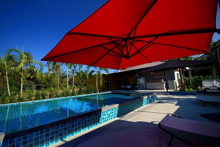 Pool Hotel