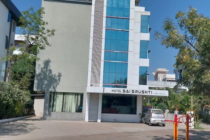 HOTEL SAI SRUSHTI BY Neem Square in Rahata