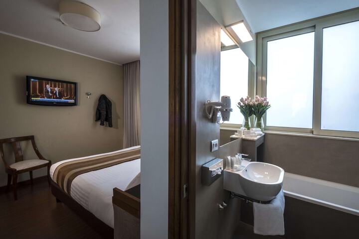 Room amenity