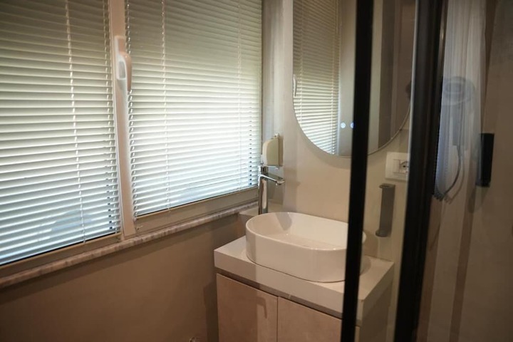 Room 144 of 171
