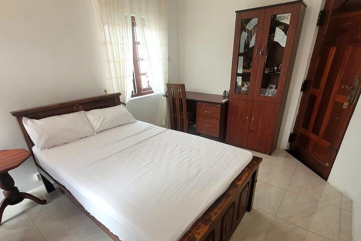 Room 5 of 20