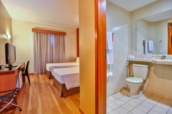 Room 2 of 11