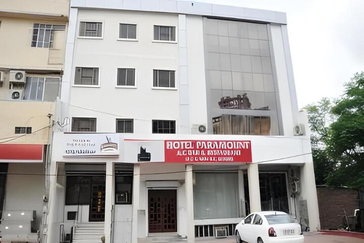Hotel Paramount