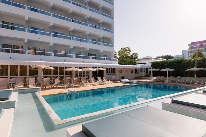 Hotel Entry