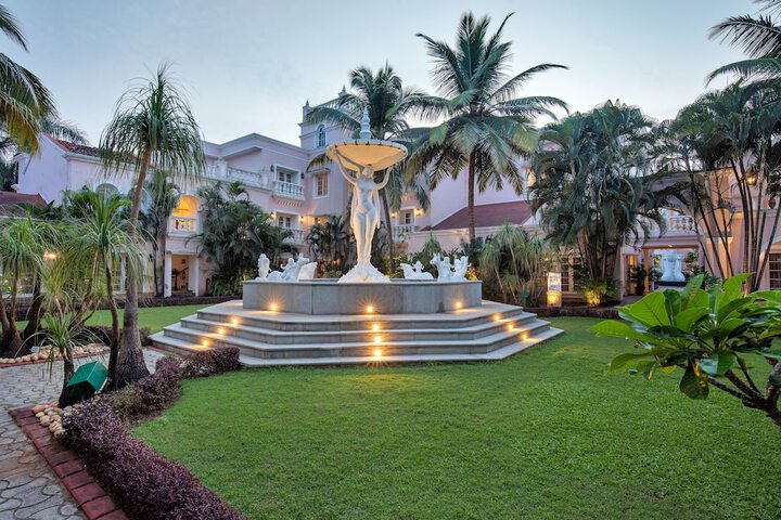Hotel Exterior 33 of 33