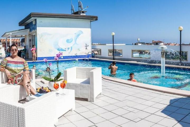 Hotel with Pool