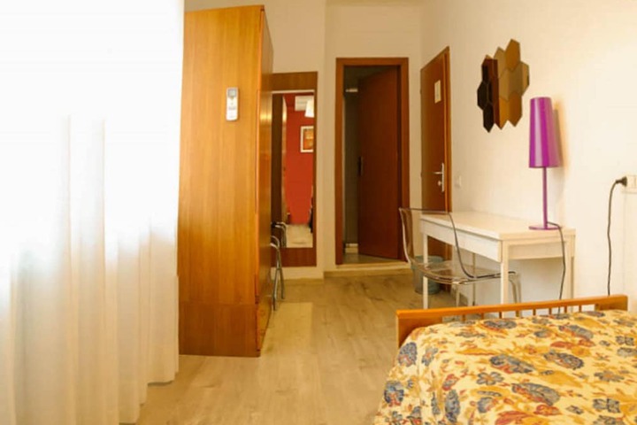 Room 27 of 67
