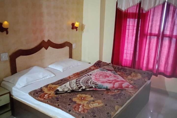 Room 7 of 13
