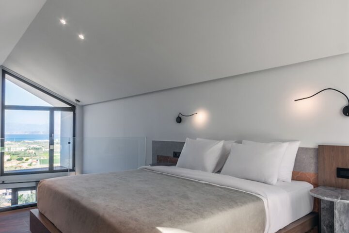Room 37 of 166