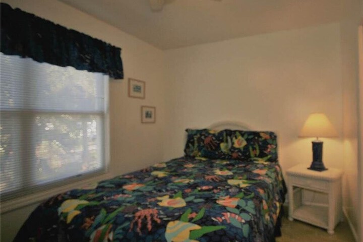 Room 4 of 17