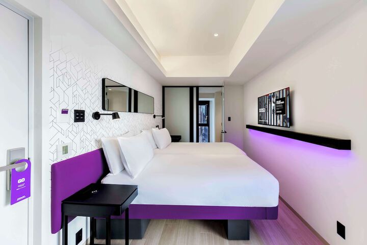 Room 27 of 66