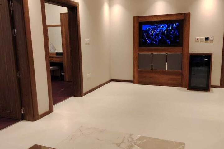 Room 27 of 36