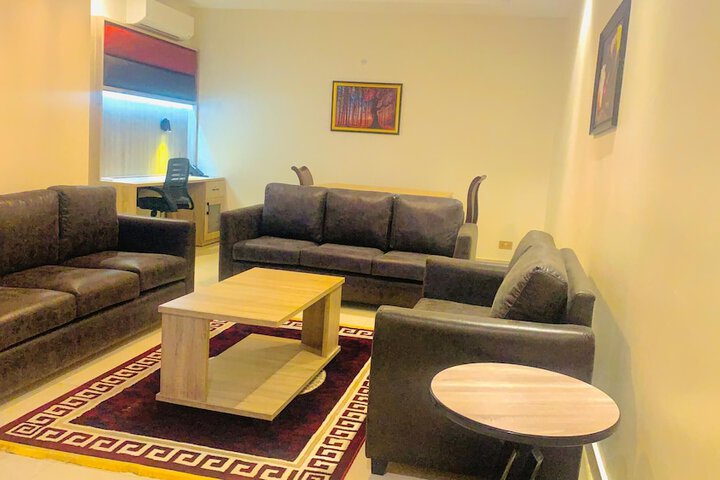 Room 11 of 41