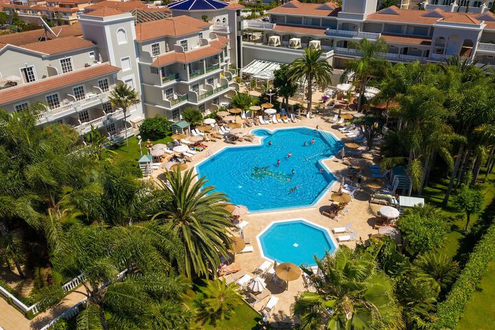 Pool Hotel