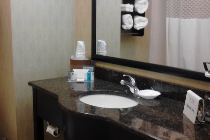 Bathroom sink