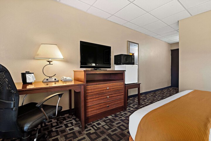 Room 9 of 47