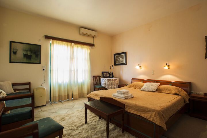 Room 9 of 38