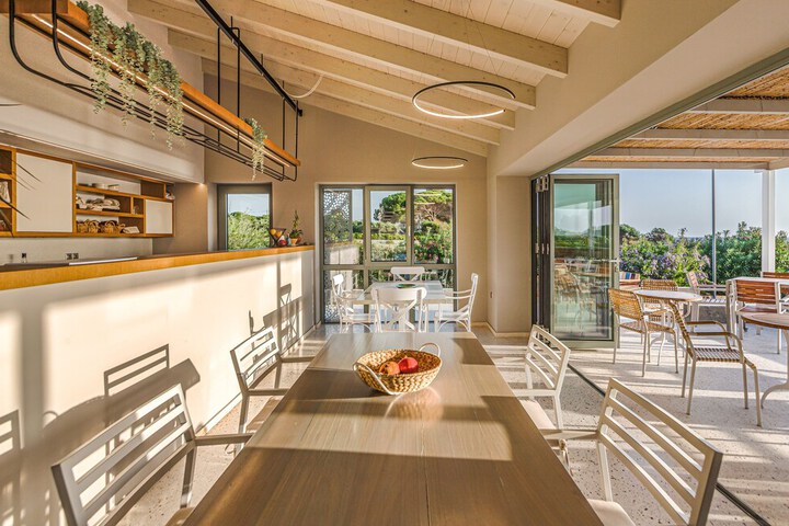 Breakfast/Coffee Service 202 of 259