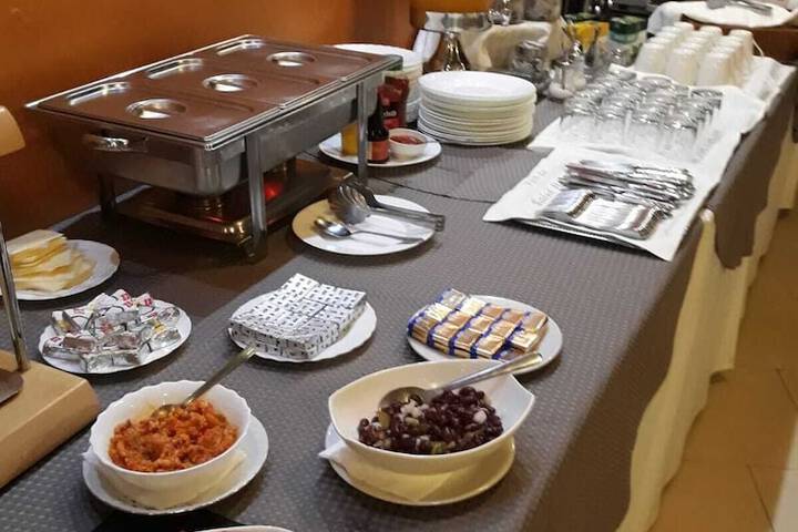 Dining 47 of 60