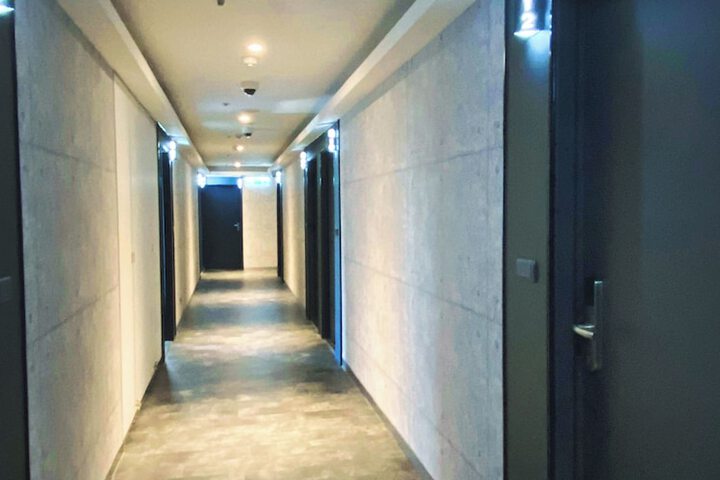 Room 4 of 6