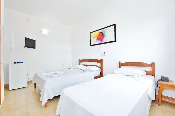 Room 4 of 8