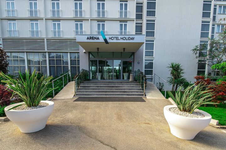Hotel 84 of 91