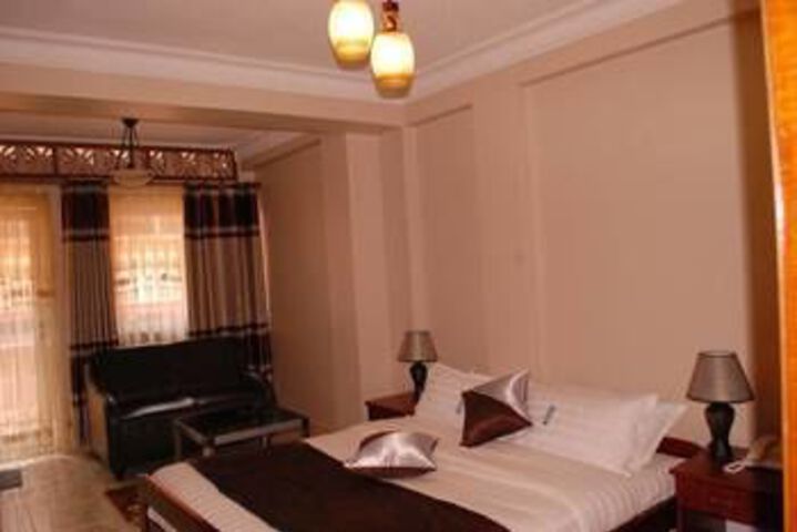 Room 12 of 32