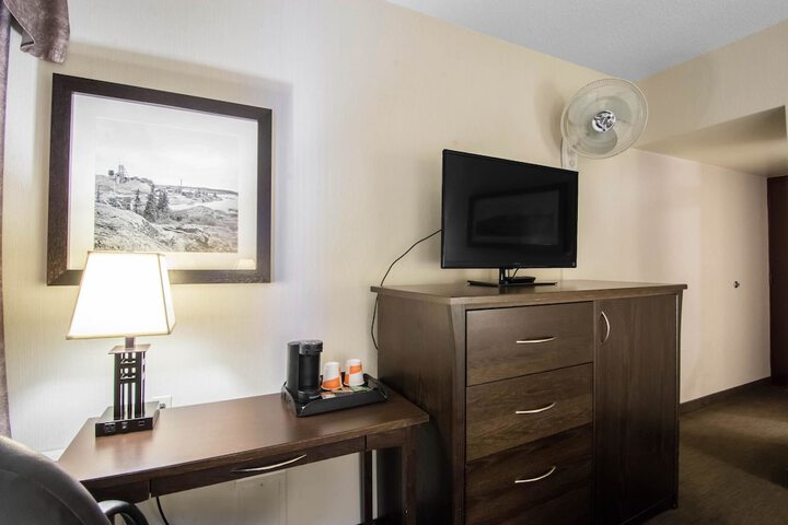 Room 16 of 36