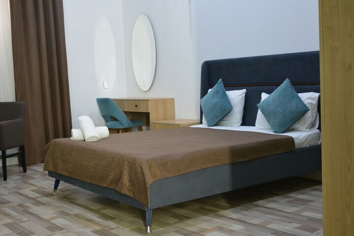 Room 12 of 78