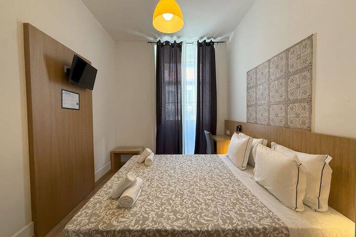 Room 74 of 157