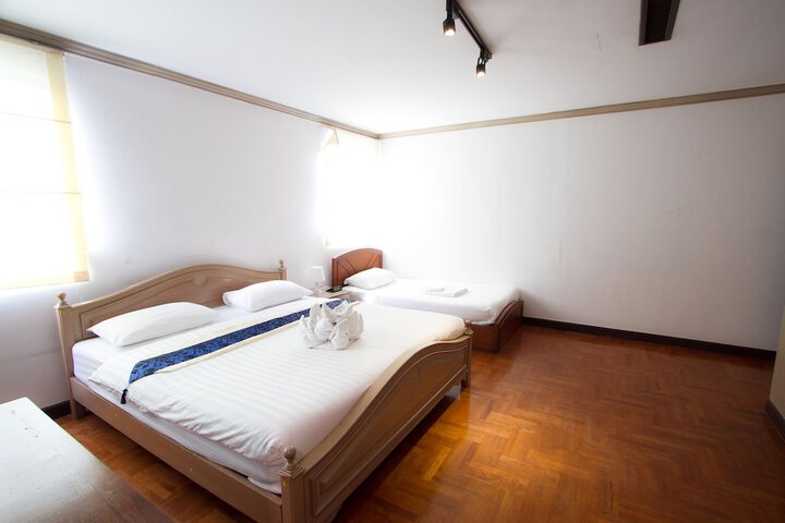 Room 4 of 36