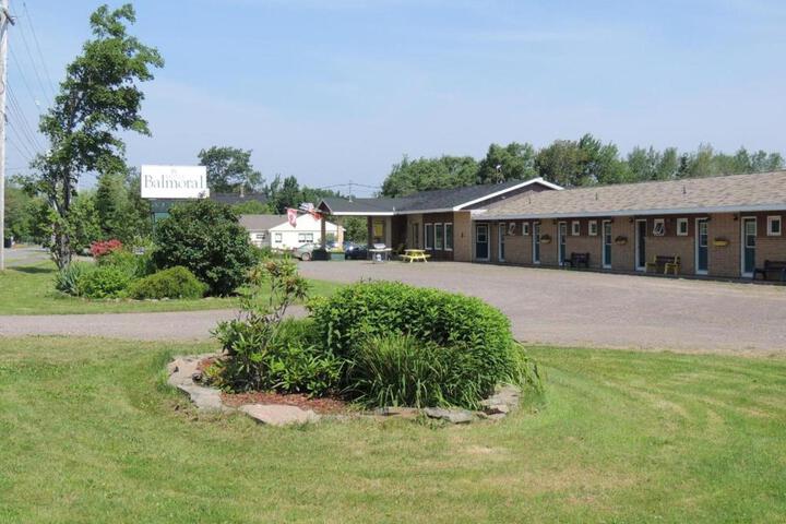 Balmoral Motel