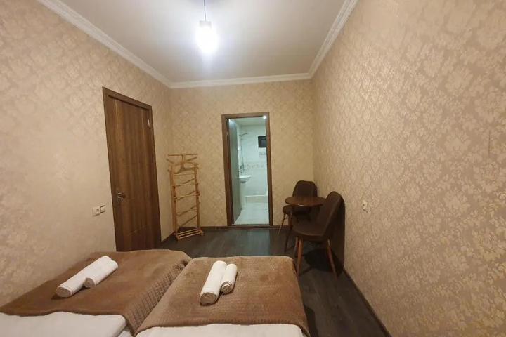 Room 2 of 6