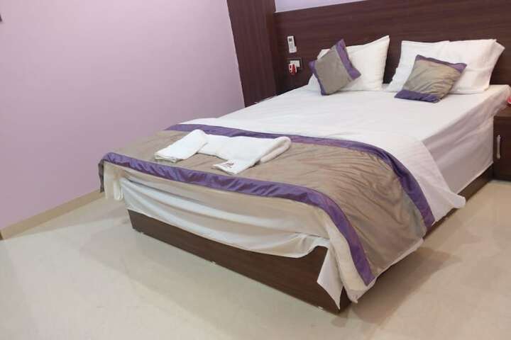 Room 10 of 31
