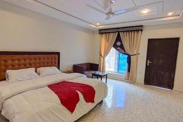 Room 2 of 12