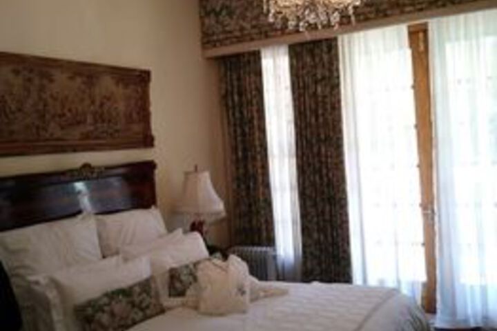 Room 11 of 27