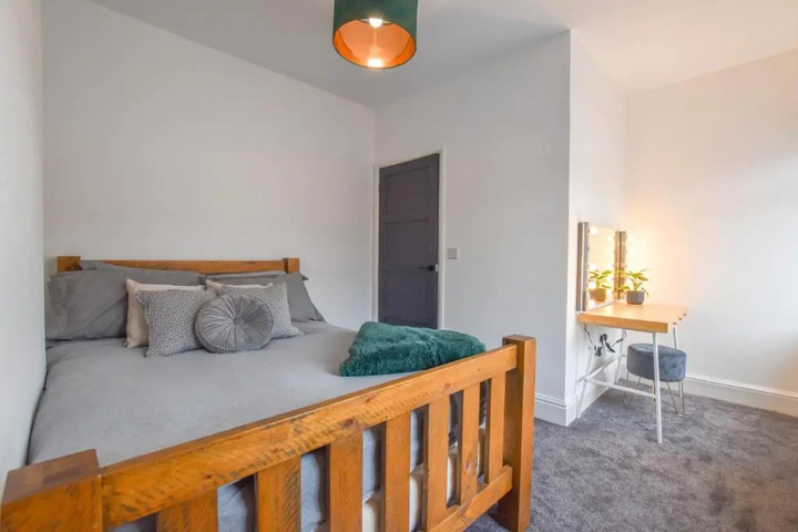 Room 2 of 12