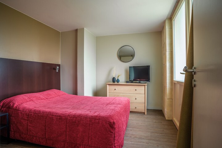 Room 11 of 50