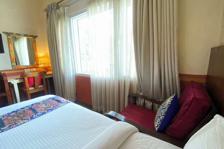 Room 72 of 214