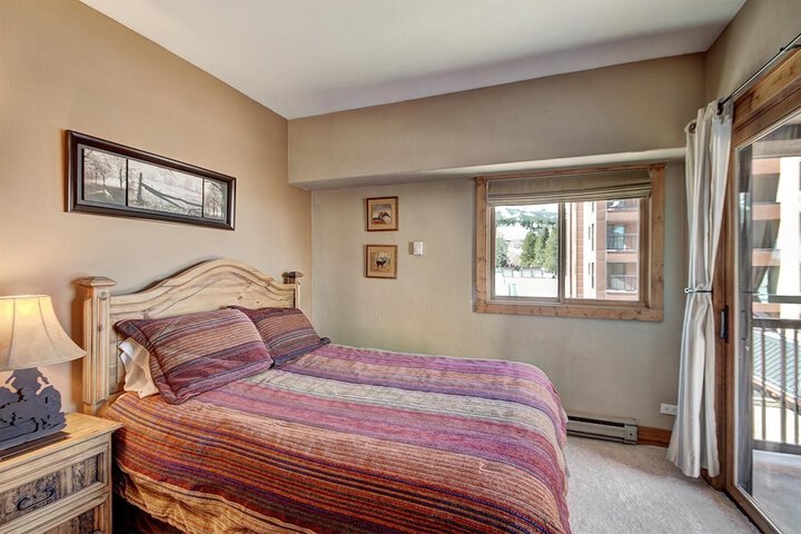 Room 4 of 44