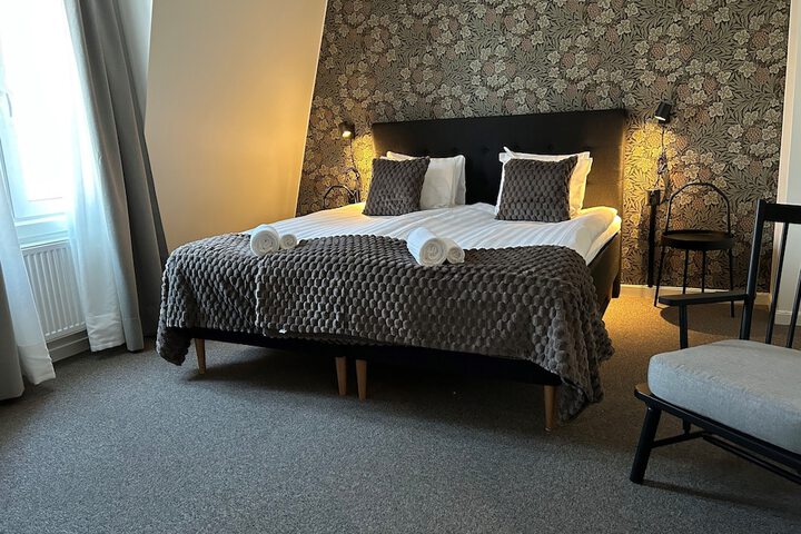 Room 6 of 25