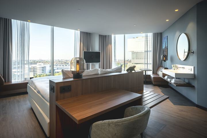 Room 36 of 77