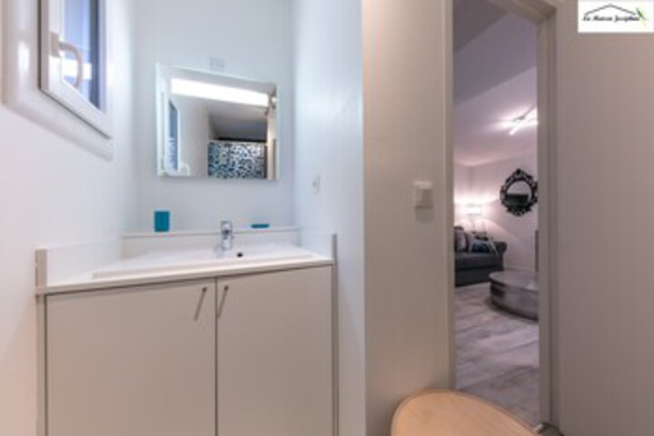 Room 15 of 90