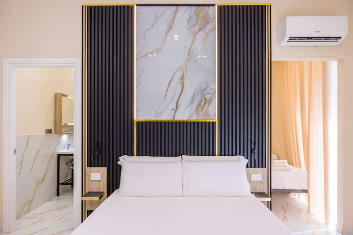 Room 4 of 11
