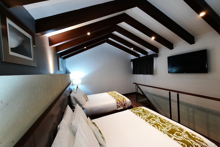 Room 48 of 103