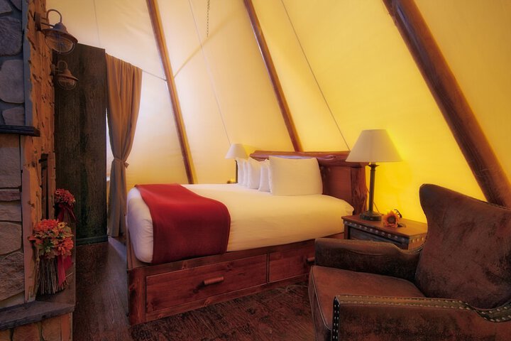 Room 25 of 215