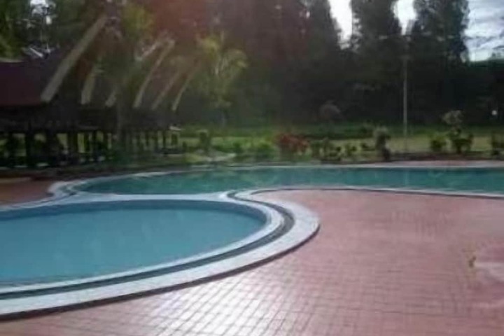 Hotel Pool